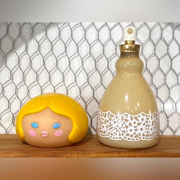 Vintage Avon Small World Swiss Girl Cologne Mist Bottle - Picture 3 of 5